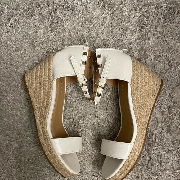 White ESpirit Heels! - Picture 3 of 4